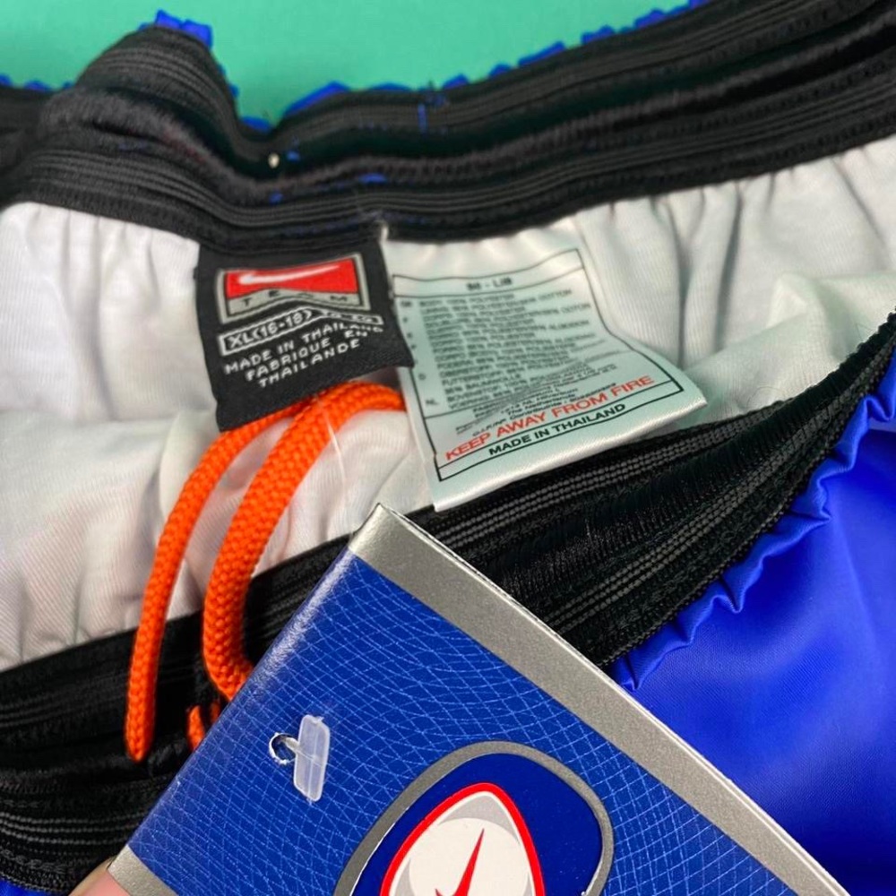 Vintage 90s DSNWT deadstock nike team blue shorts. - Picture 4 of 4